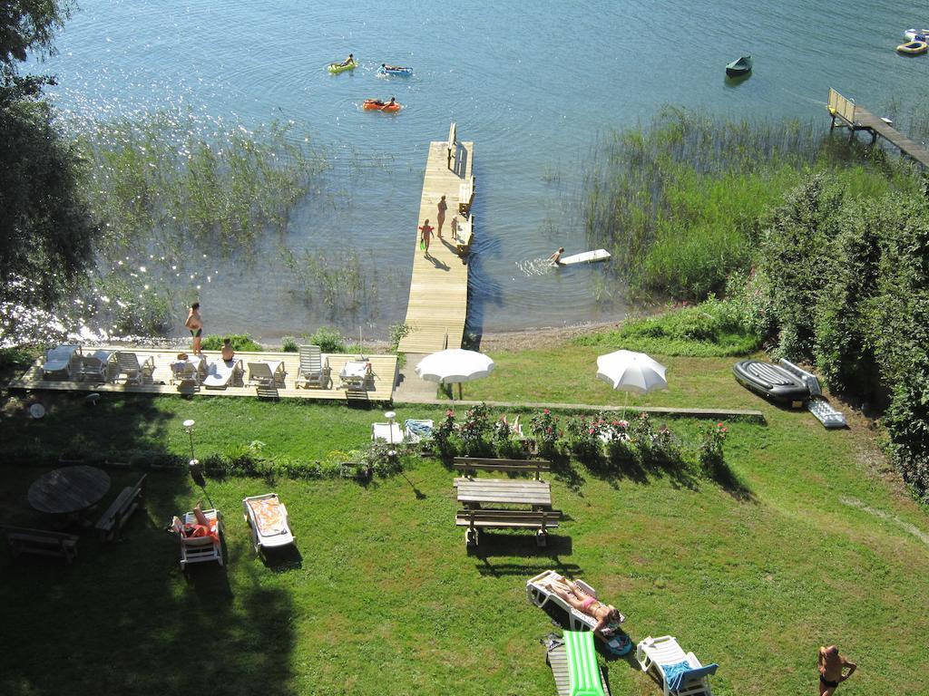 Seehaus Karantanien Am Ossiacher See Exteriör bild