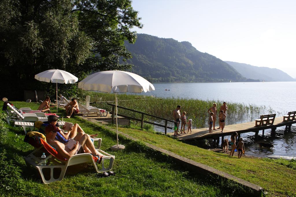 Seehaus Karantanien Am Ossiacher See Exteriör bild