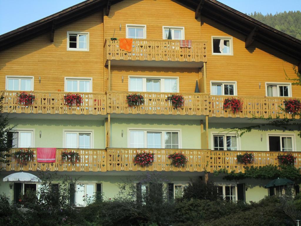 Seehaus Karantanien Am Ossiacher See Exteriör bild